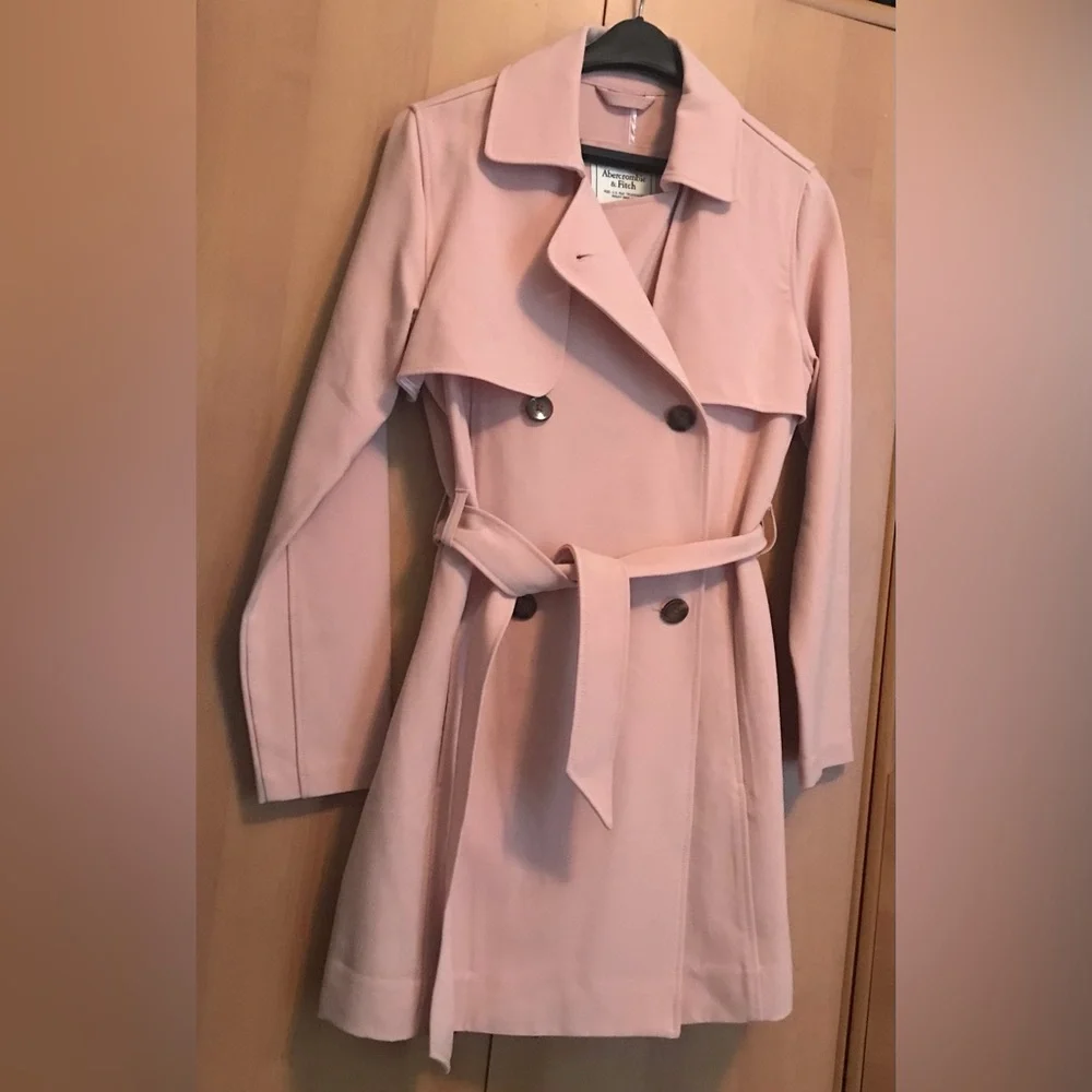 Elegant Pink Trench Coat - Picture 5 of 15
